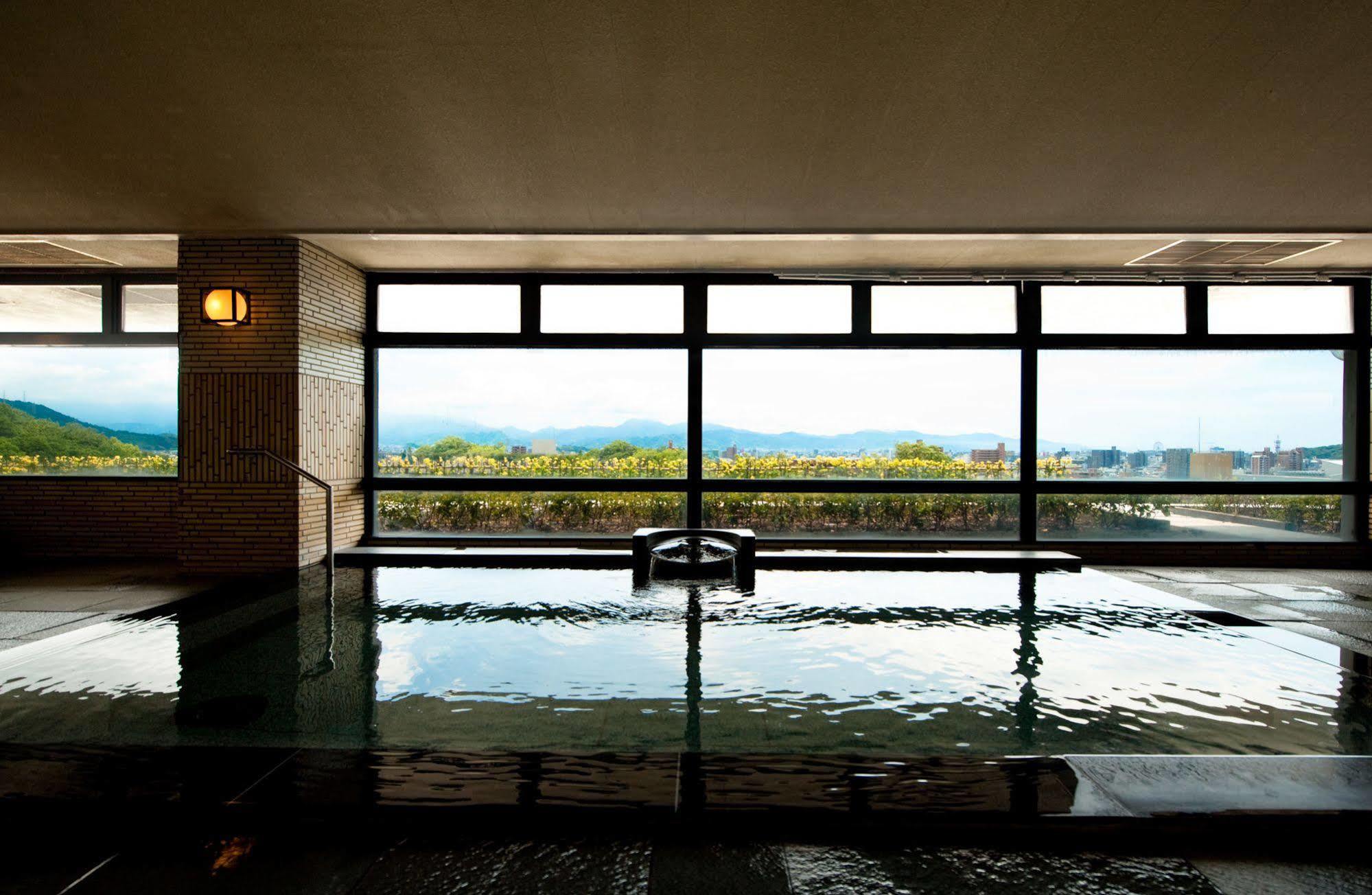 Hotel Chaharu Matsuyama  Esterno foto